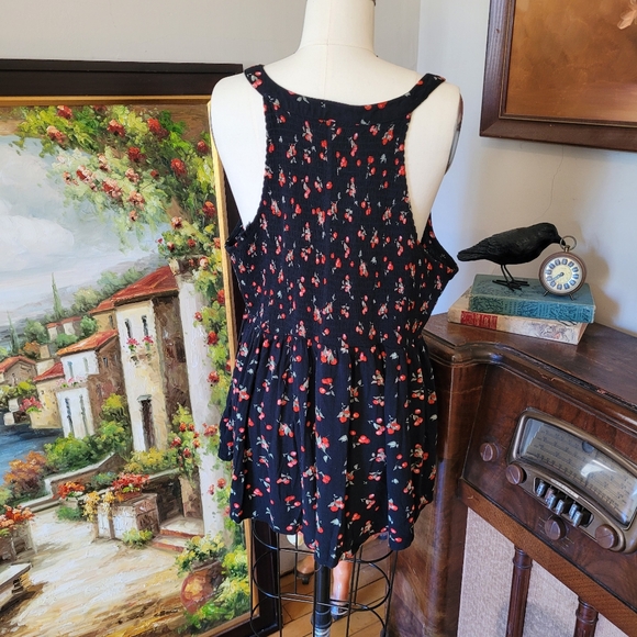 Torrid cherry print gauzy top size 2 - Picture 5 of 7